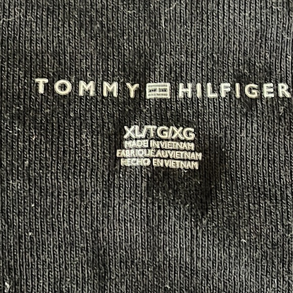 TOMMY HILFIGER
Women's Solid Scoop-Neck Long-Sleeve Knit Top in black size xl - Picture 4 of 10